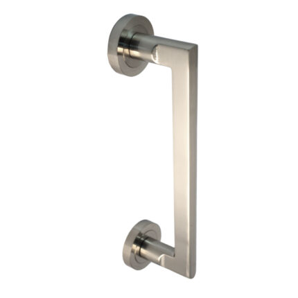 Λαβή εξώθυρας σατινέ νίκελ και χρώμιο 210mm