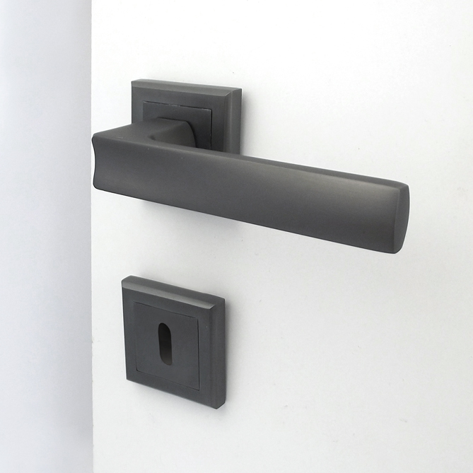 11100784 Χερούλι ροζέτα μαύρo σατινέ 18-006