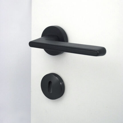 Χερούλι ροζέτα μαύρη 18-100 με σάτιν σχέδιο στην λαβή