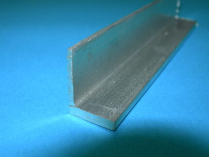 ΟΔΗΓΟΣ ΓΩΝΙΑ 3Χ13.5Χ18 (21)