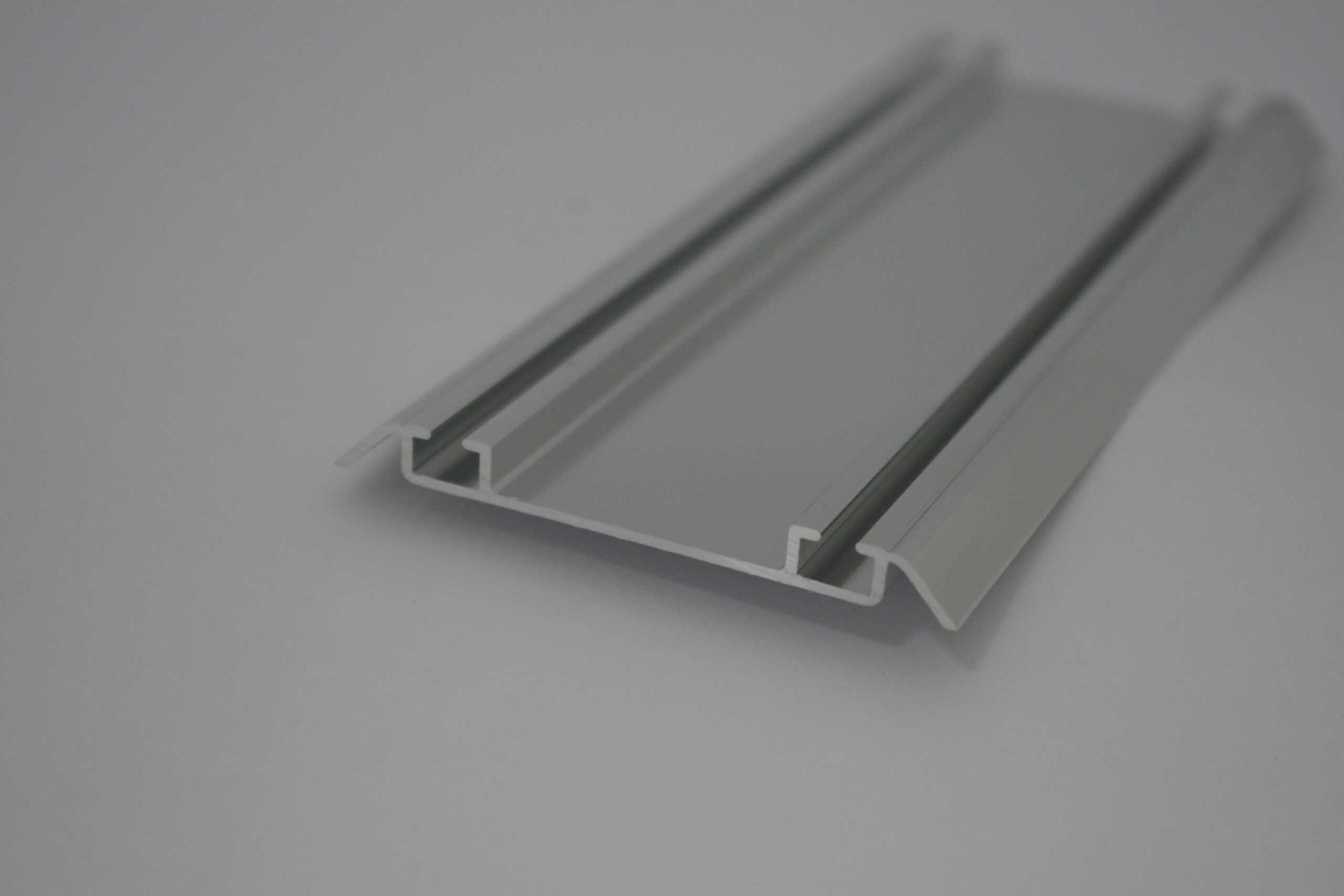 46840-scaled ΟΔΗΓΟΣ ΑΛΟΥΜΙΝΙΟΥ ΚΑΤΩ ΧΡΩΜΙΟΥ