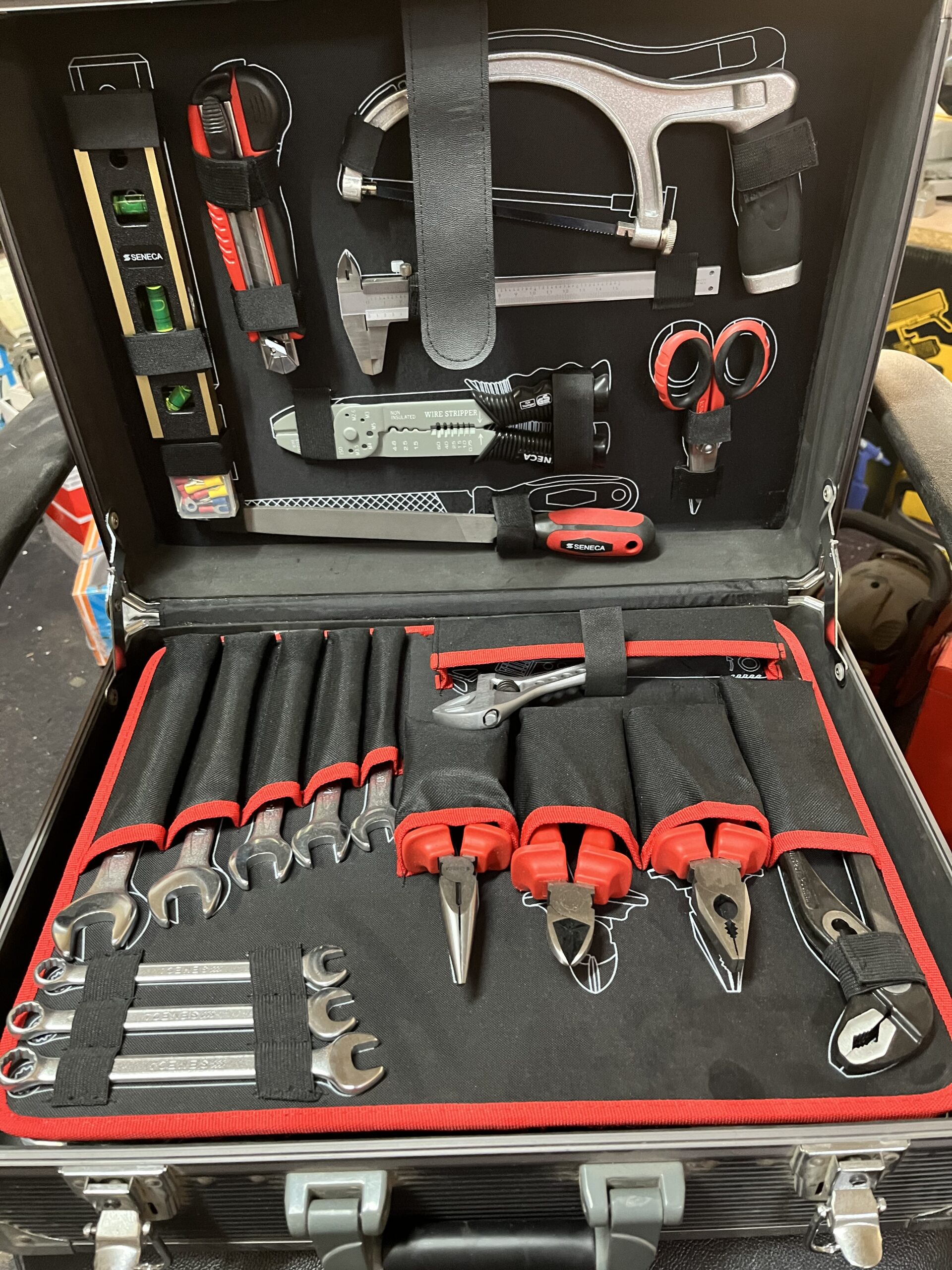 IMG_0028 Εργαλειοθήκη 151 τεμαχίων seneca